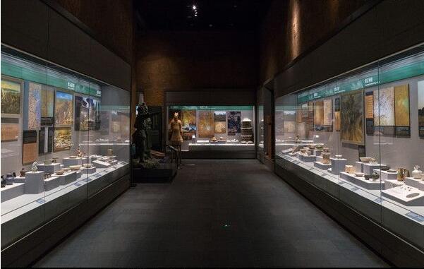 傳統展覽館與數字展廳之間的詳細差異插圖 傳統展覽館與數字展廳之間的詳細差異插圖