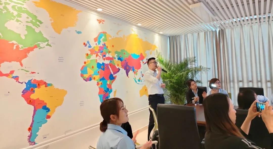 城市規(guī)劃數(shù)字展廳插圖