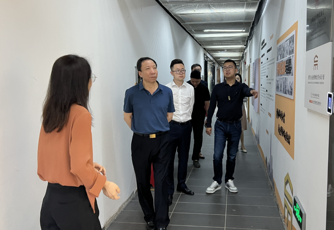 深圳市企業聯合會康永魁執行會長一行蒞臨巖星指導交流插圖(1) 圖片